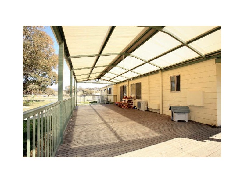 11 Mackenzie Road, Royalla NSW 2620