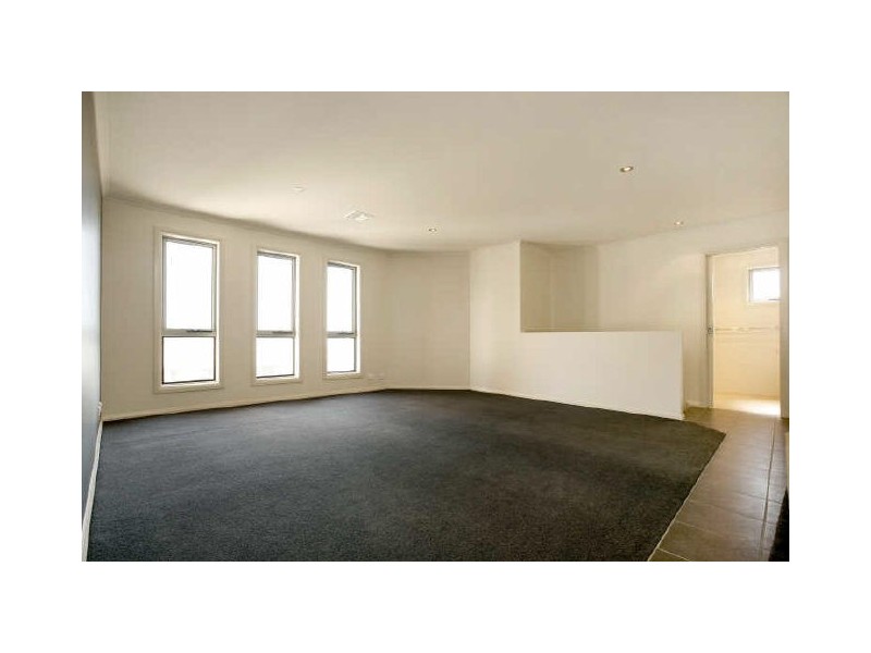 21 Alison Ashby Crescent, Banks ACT 2906