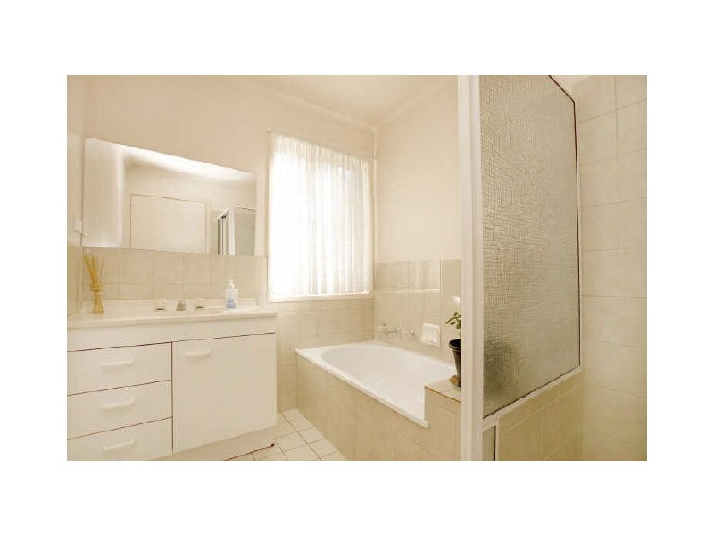 1/16 Watts Street, Greenway ACT 2900