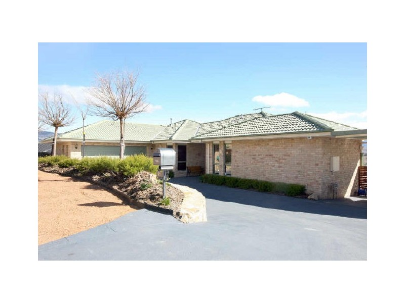 6 Crespin Place, Banks ACT 2906