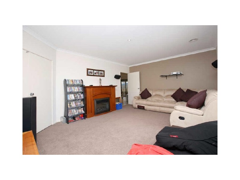 6 Crespin Place, Banks ACT 2906