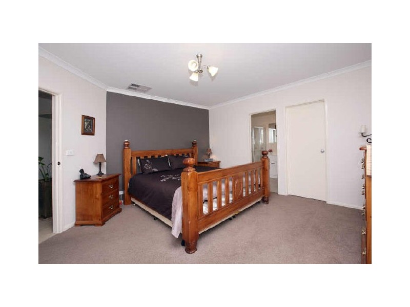6 Crespin Place, Banks ACT 2906