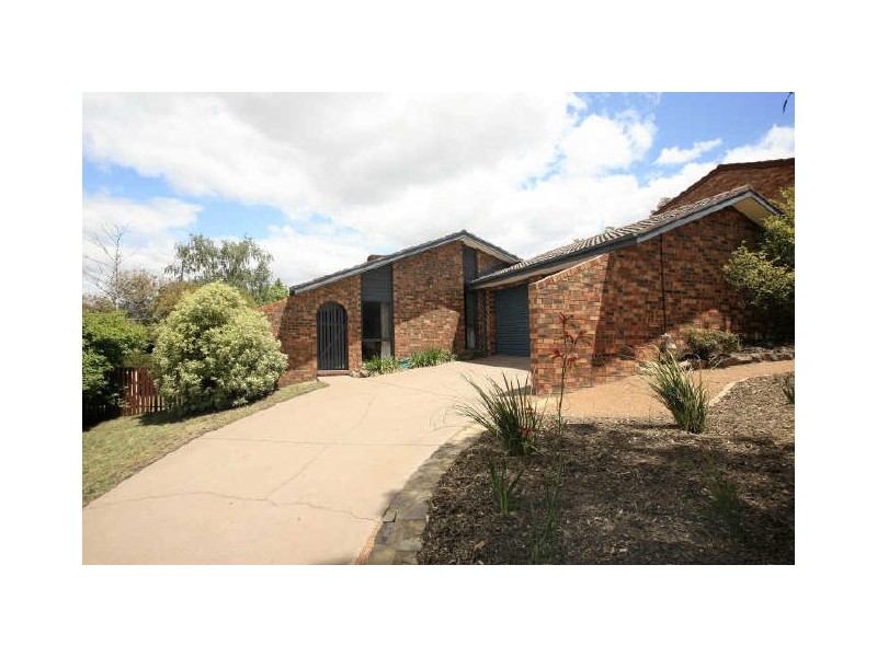 25 Max Henry Crescent, Macarthur ACT 2904
