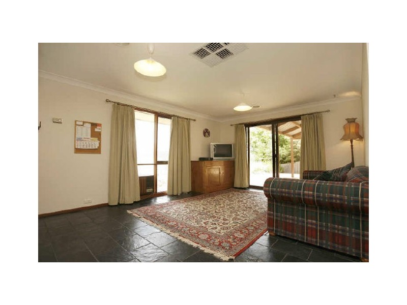 25 Max Henry Crescent, Macarthur ACT 2904