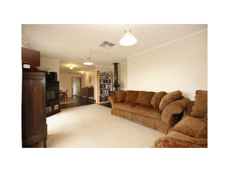 25 Max Henry Crescent, Macarthur ACT 2904