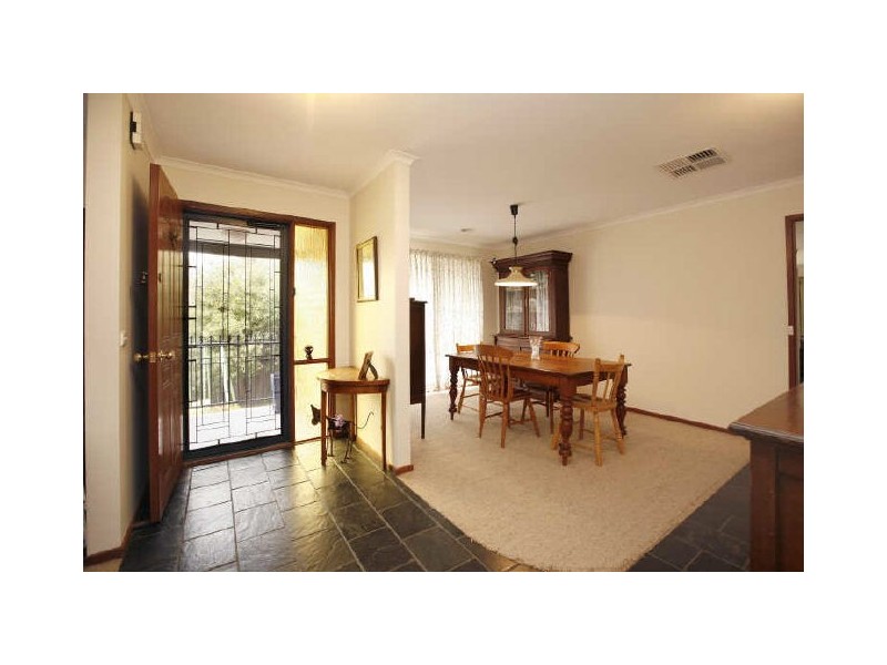 25 Max Henry Crescent, Macarthur ACT 2904