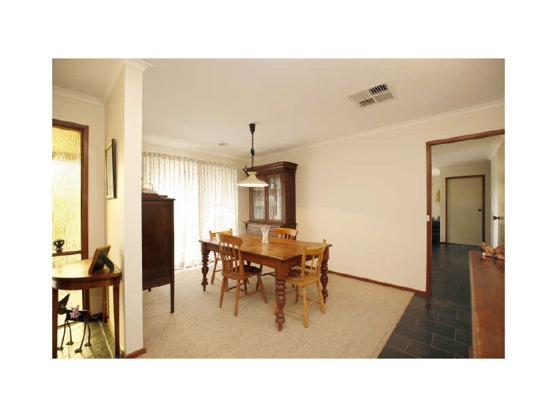 25 Max Henry Crescent, Macarthur ACT 2904