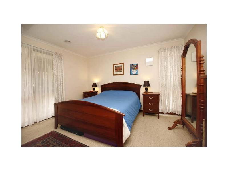 25 Max Henry Crescent, Macarthur ACT 2904