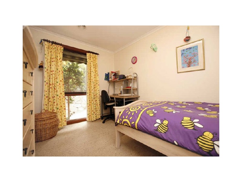 25 Max Henry Crescent, Macarthur ACT 2904