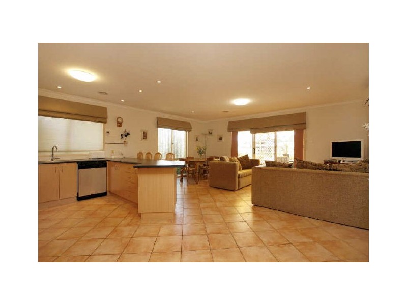 60 Clem Hill Street, Gordon ACT 2906