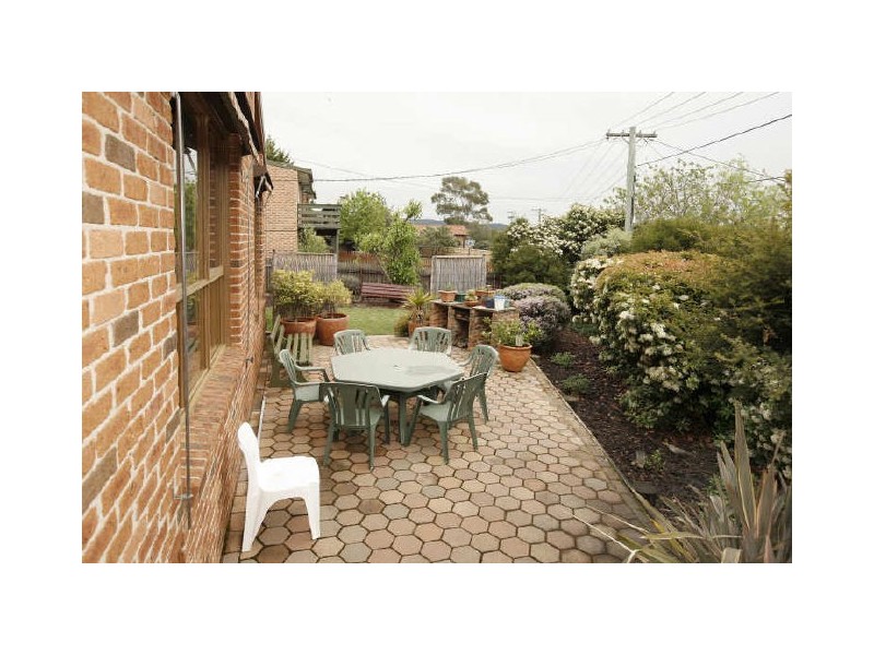 6 Lamble Place, Oxley ACT 2903
