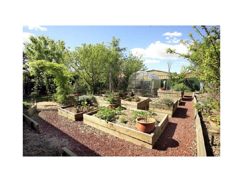 4 Mathews Place, Banks ACT 2906