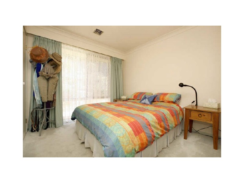 16 Hickenbotham Street, Gordon ACT 2906