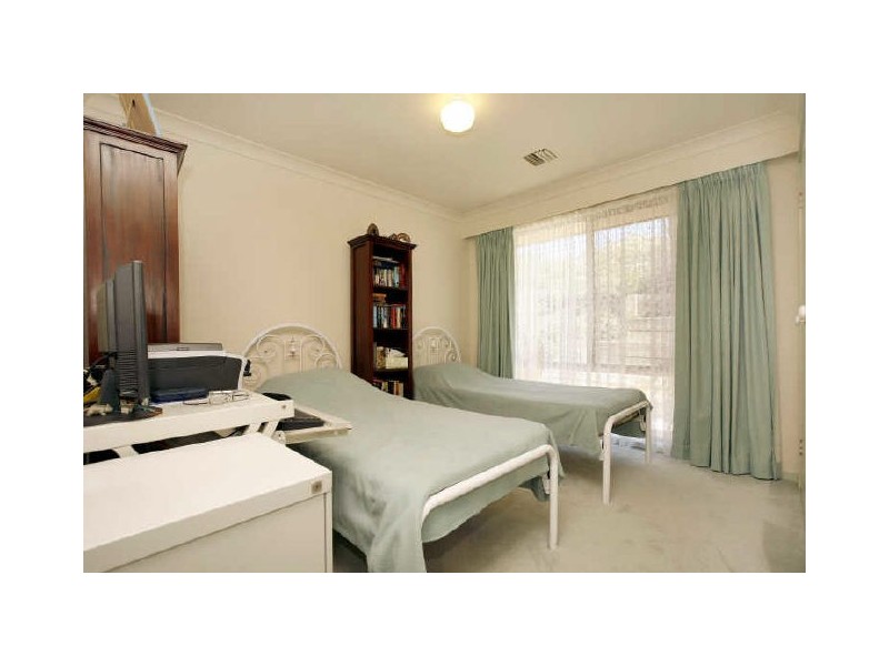 16 Hickenbotham Street, Gordon ACT 2906