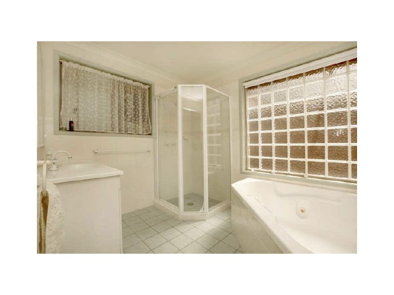 16 Hickenbotham Street, Gordon ACT 2906