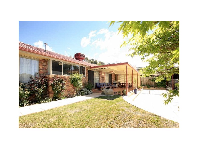 16 Hickenbotham Street, Gordon ACT 2906