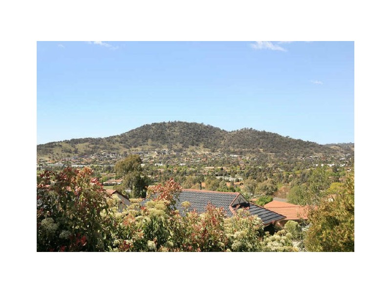 16 Hickenbotham Street, Gordon ACT 2906
