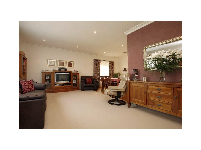 35 West Avenue, Queanbeyan NSW 2620