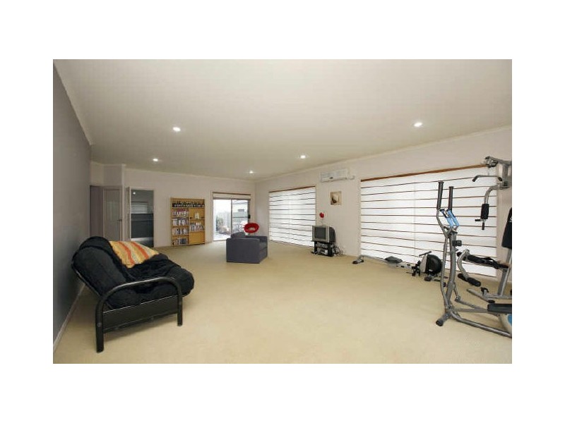 54 McGilvray Close, Gordon ACT 2906