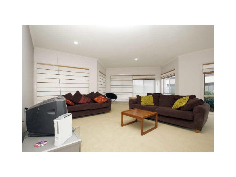 54 McGilvray Close, Gordon ACT 2906