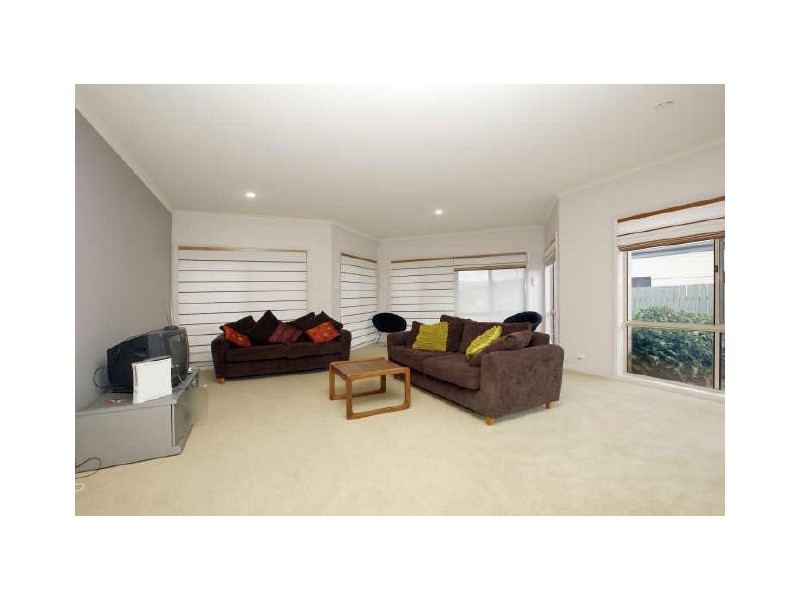 54 McGilvray Close, Gordon ACT 2906