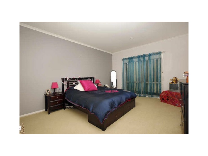 54 McGilvray Close, Gordon ACT 2906