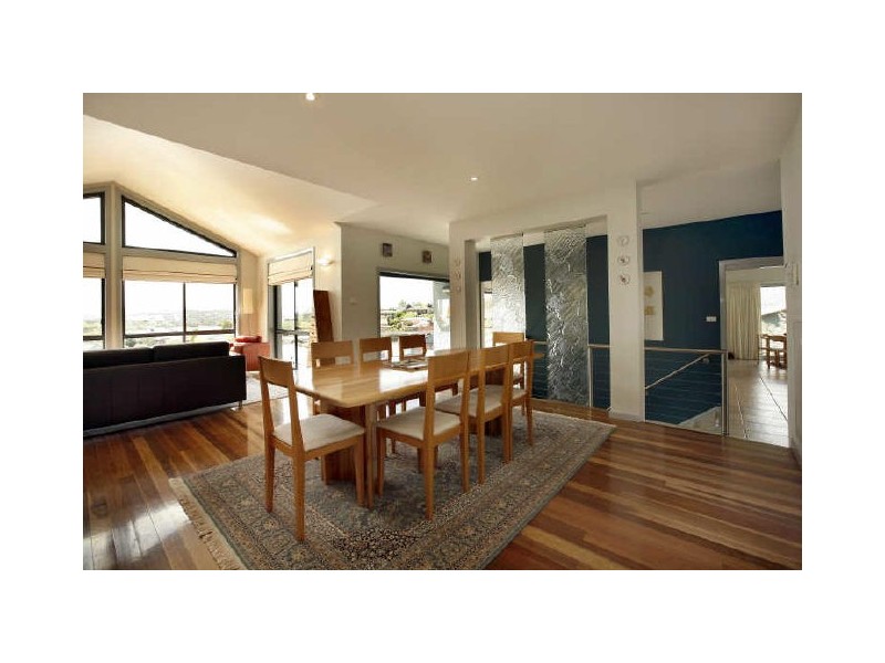 4 Van Praag Place, Gordon ACT 2906