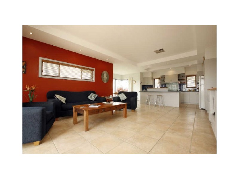 4 Van Praag Place, Gordon ACT 2906