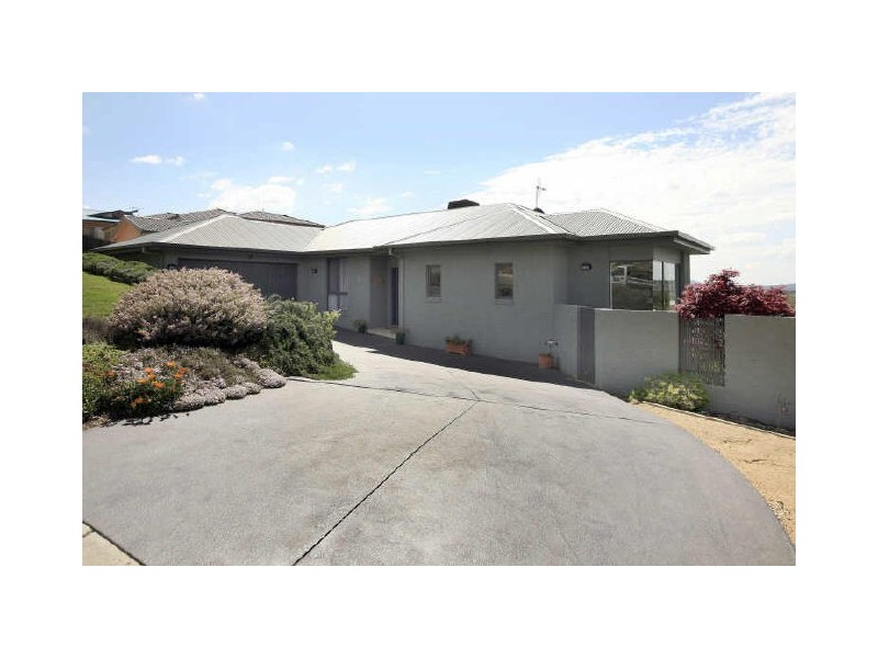 4 Van Praag Place, Gordon ACT 2906