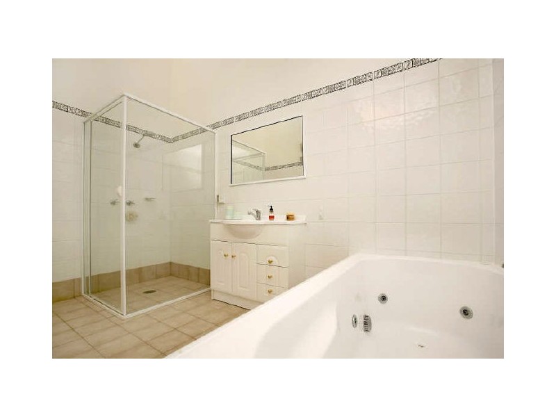 11/113 Mortimer Lewis Drive, Greenway ACT 2900