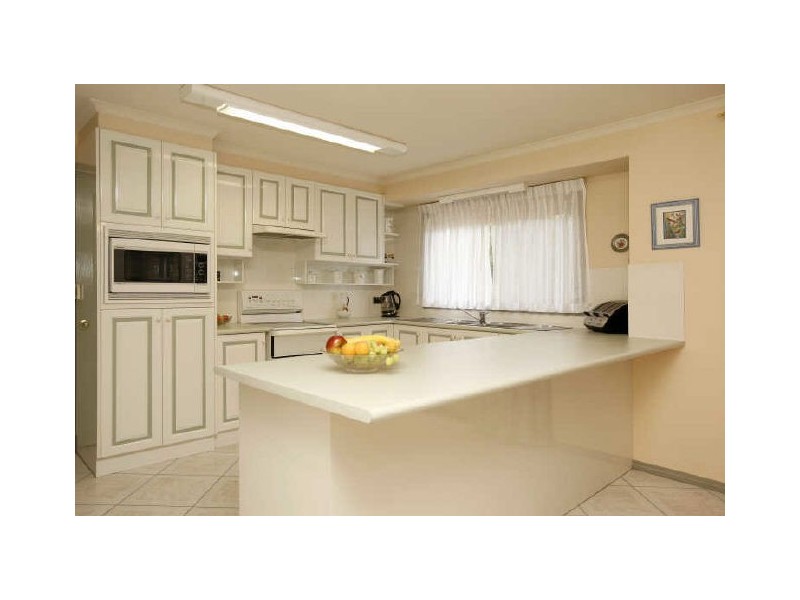 6 Thomas Hales Place, Gordon ACT 2906