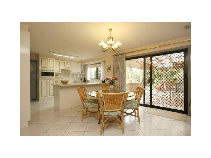 6 Thomas Hales Place, Gordon ACT 2906