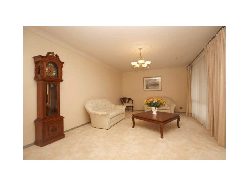 6 Thomas Hales Place, Gordon ACT 2906