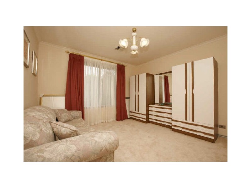 6 Thomas Hales Place, Gordon ACT 2906