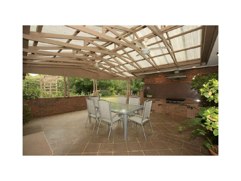 6 Thomas Hales Place, Gordon ACT 2906