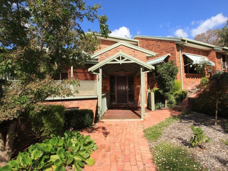 7 Decker Place, Fadden ACT 2904