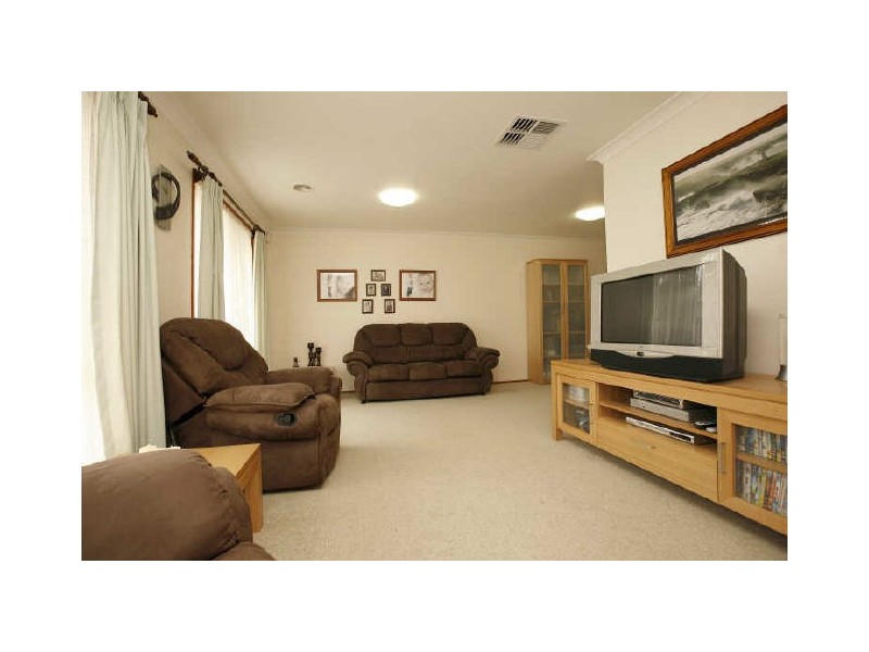 53 Fred Lane Crescent, Gordon ACT 2906