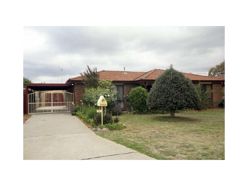 17 Bucknel Circuit, Isabella Plains ACT 2905