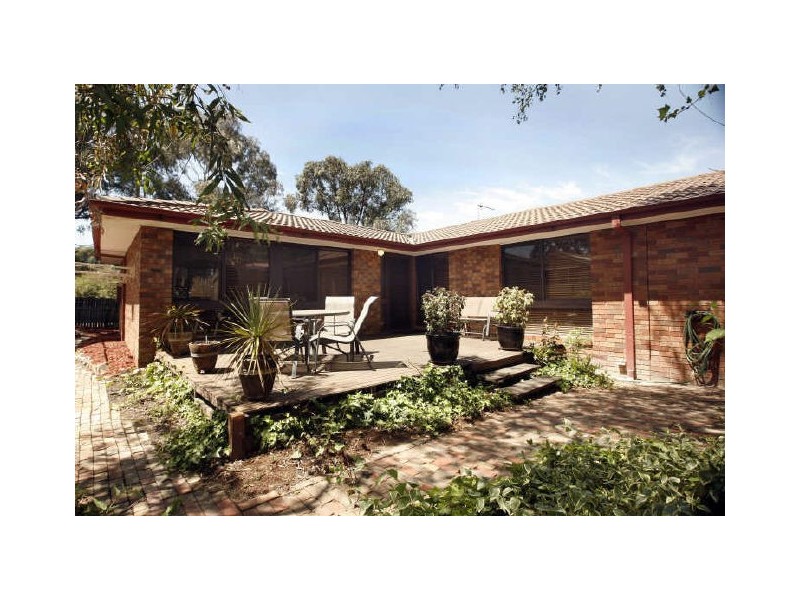8 Marston Place, Macarthur ACT 2904