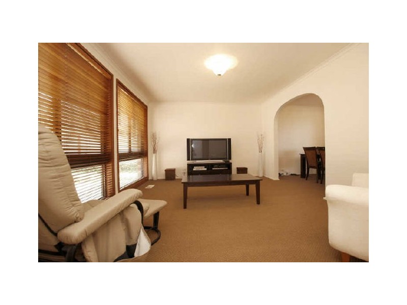 8 Marston Place, Macarthur ACT 2904