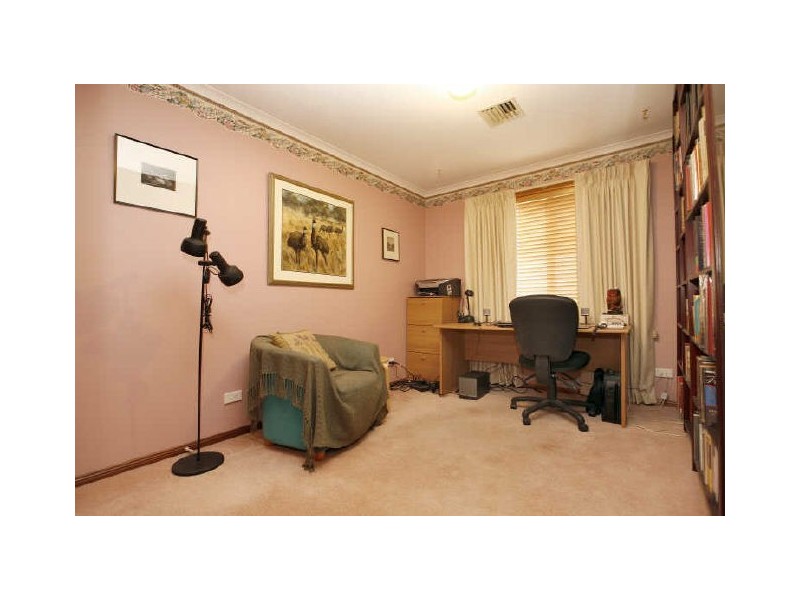 143 Knoke Avenue, Gordon ACT 2906