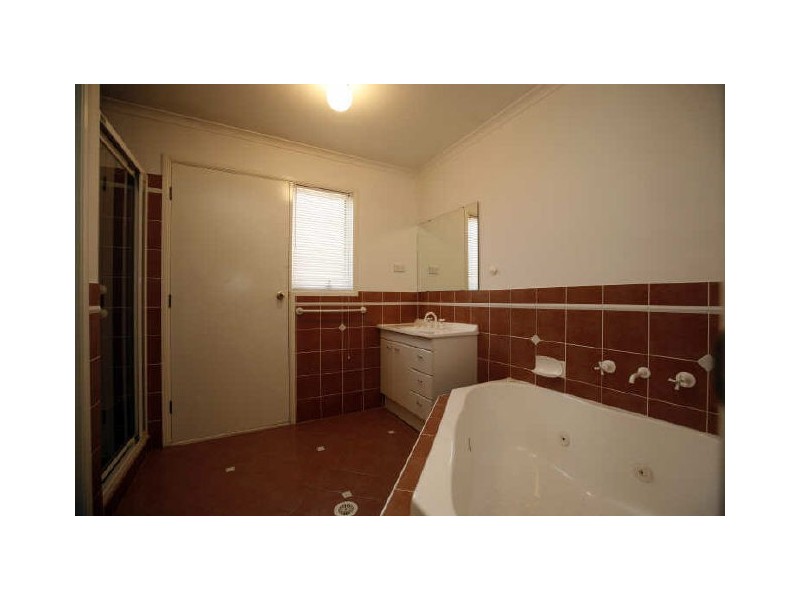 10 Barak Court, Ngunnawal ACT 2913