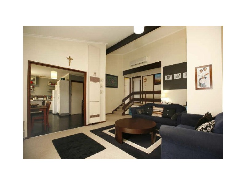 73 Solomon Crescent, Latham ACT 2615