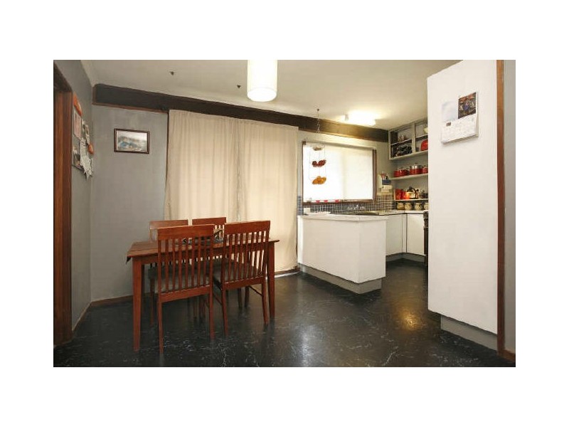 73 Solomon Crescent, Latham ACT 2615