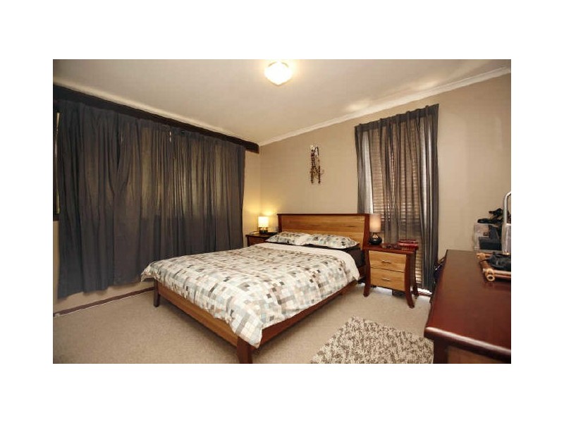 73 Solomon Crescent, Latham ACT 2615