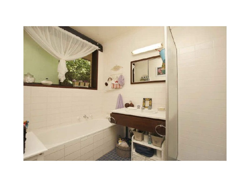 73 Solomon Crescent, Latham ACT 2615