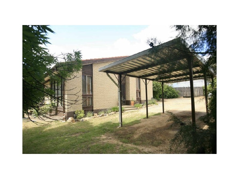 73 Solomon Crescent, Latham ACT 2615