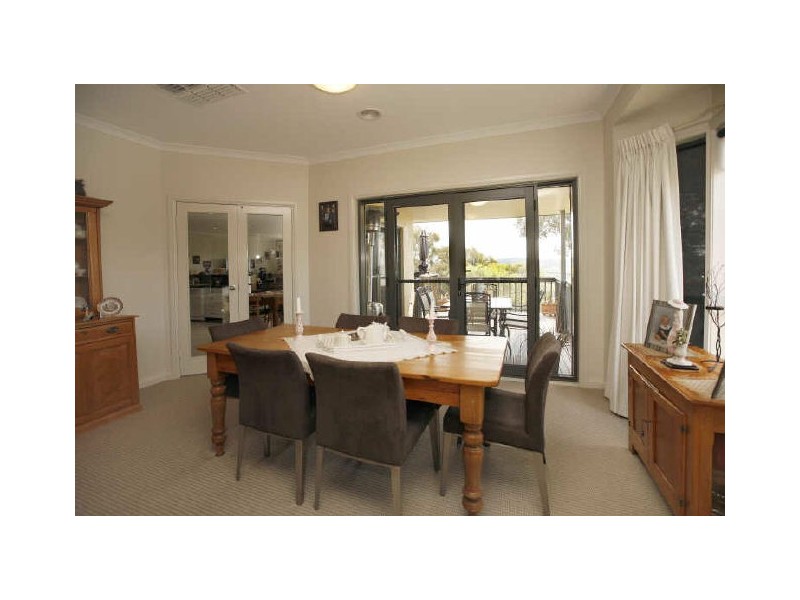 7 Evan Place, Jerrabomberra NSW 2619