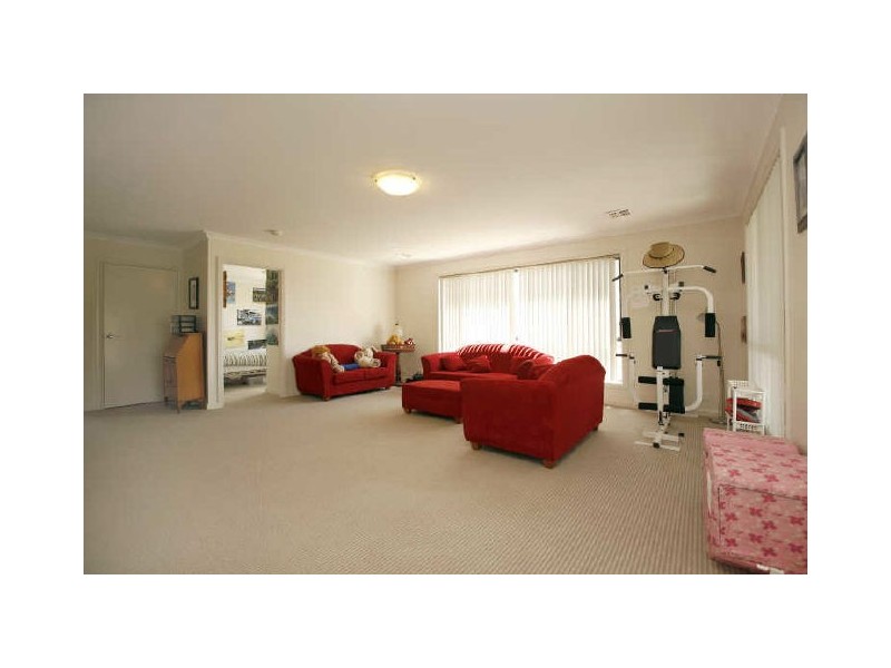 7 Evan Place, Jerrabomberra NSW 2619
