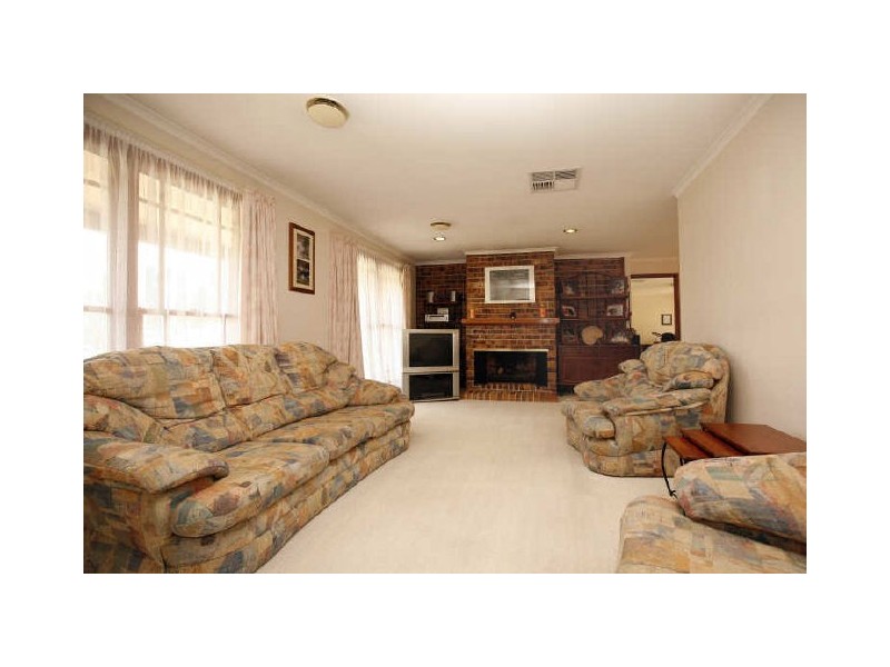 6 Christie Place, Gordon ACT 2906